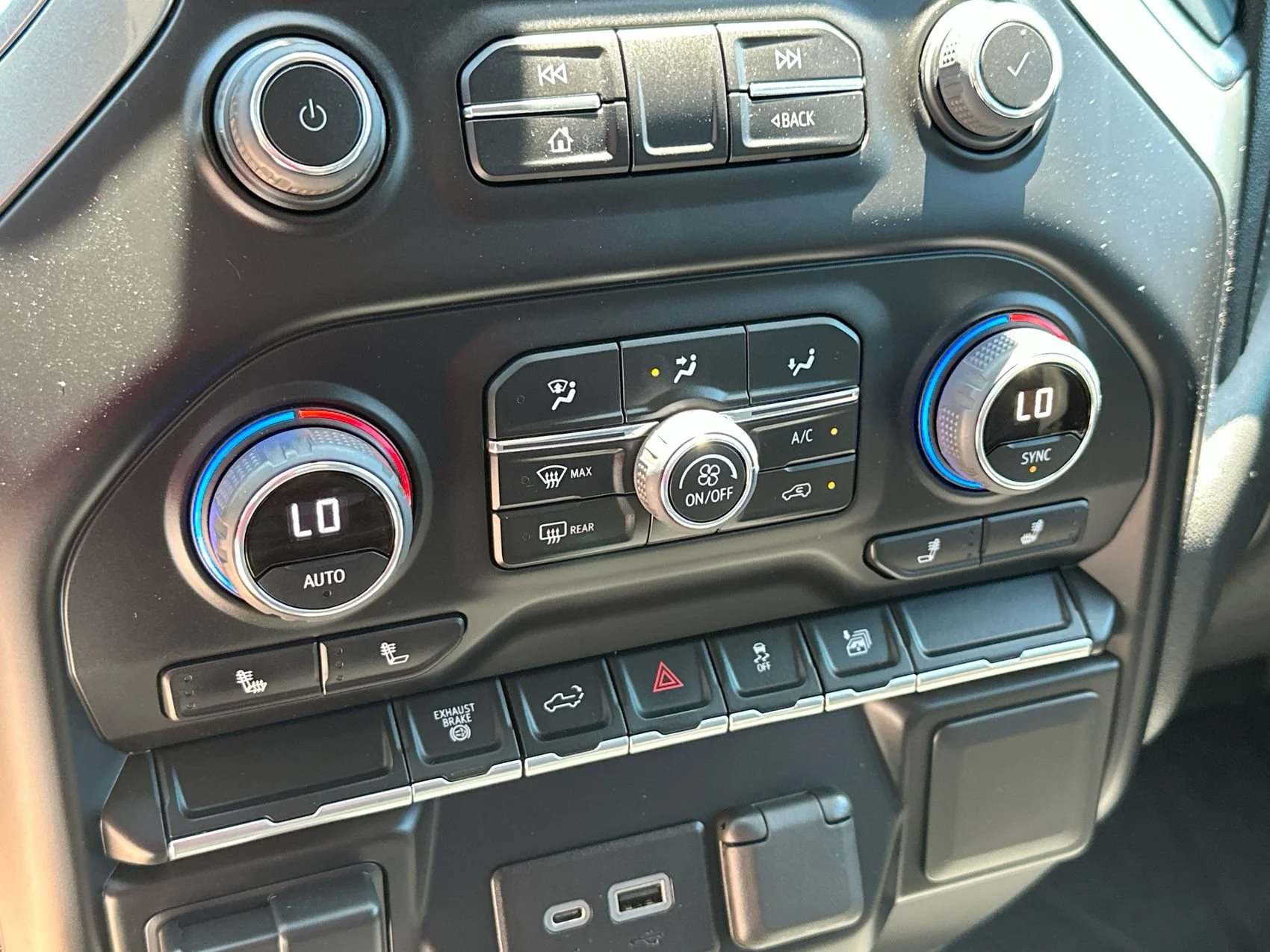 Used 2023 Silver Ice Metallic Chevrolet LT image 18