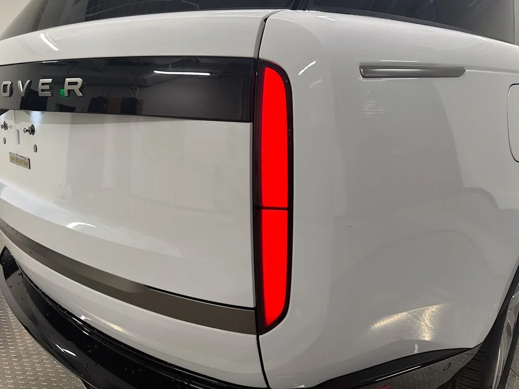 Certified Used 2025 Fuji White Land Rover SE image 33