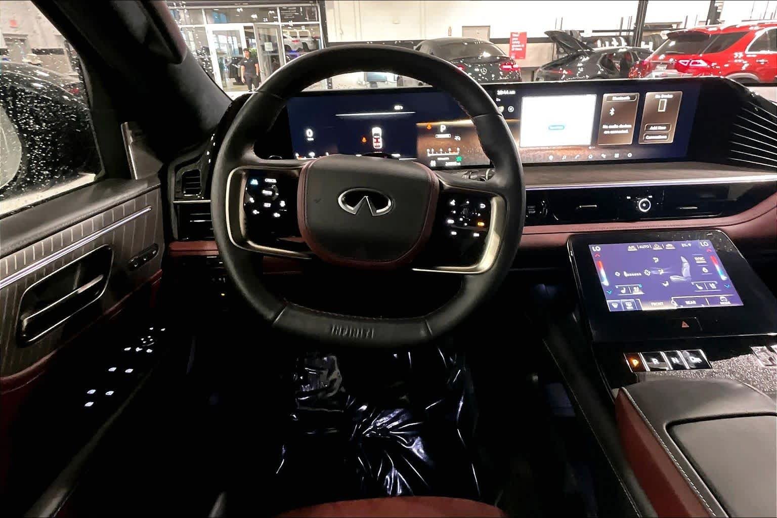 Used 2025 Dynamic Metal/Black Obsidian INFINITI AUTOGRAPH image 6