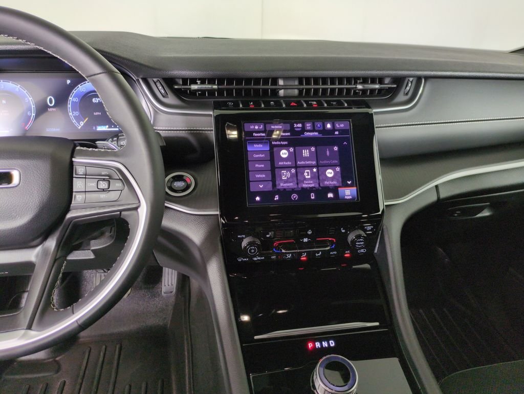 Used 2025  Jeep Altitude X image 20