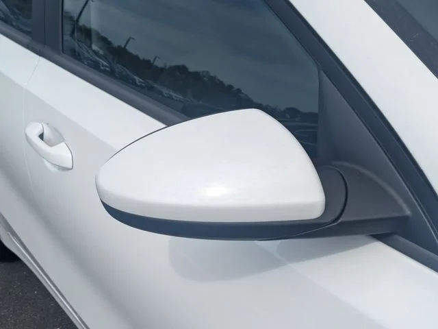 Used 2024 White Kia LXS image 10