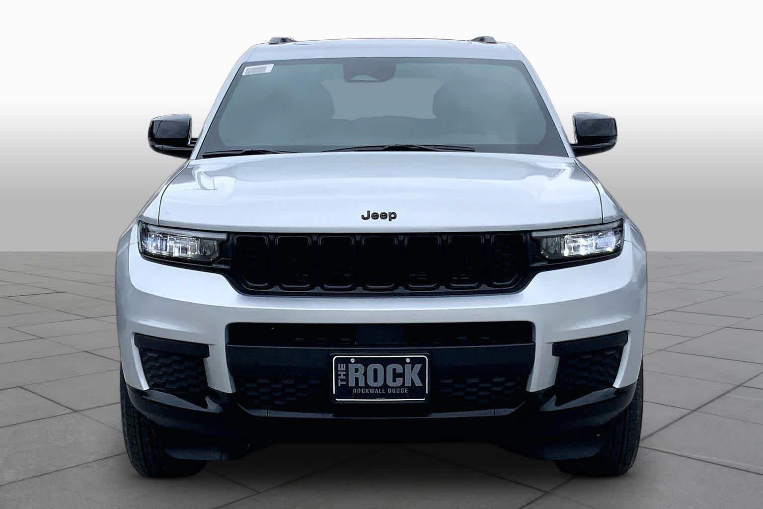 Used 2025 Silver Zynith Jeep Altitude X image 4