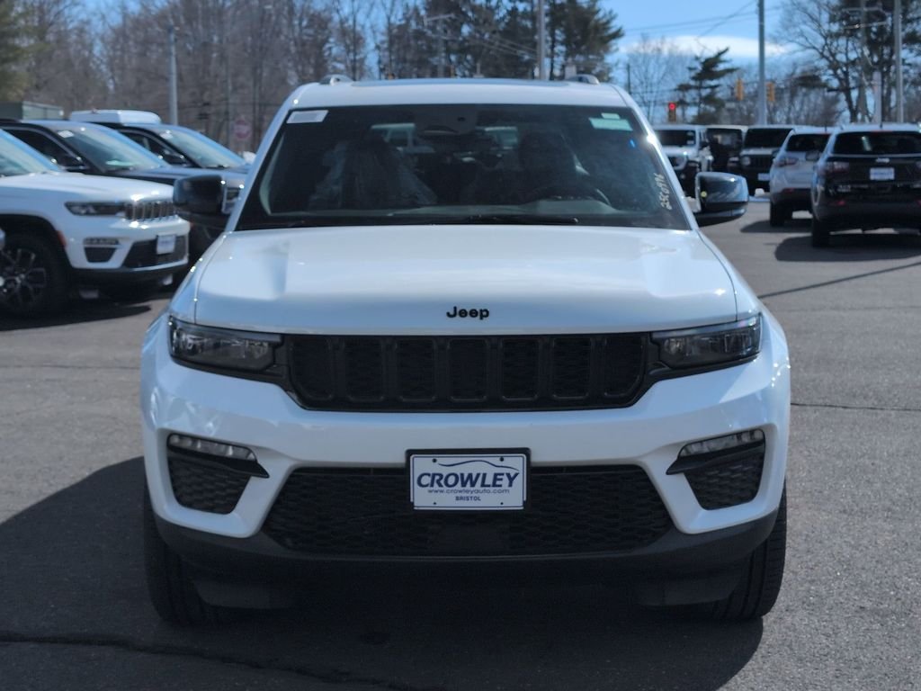 New 2025 Bright White Clear-Coat Exterior Paint Jeep Limited image 8