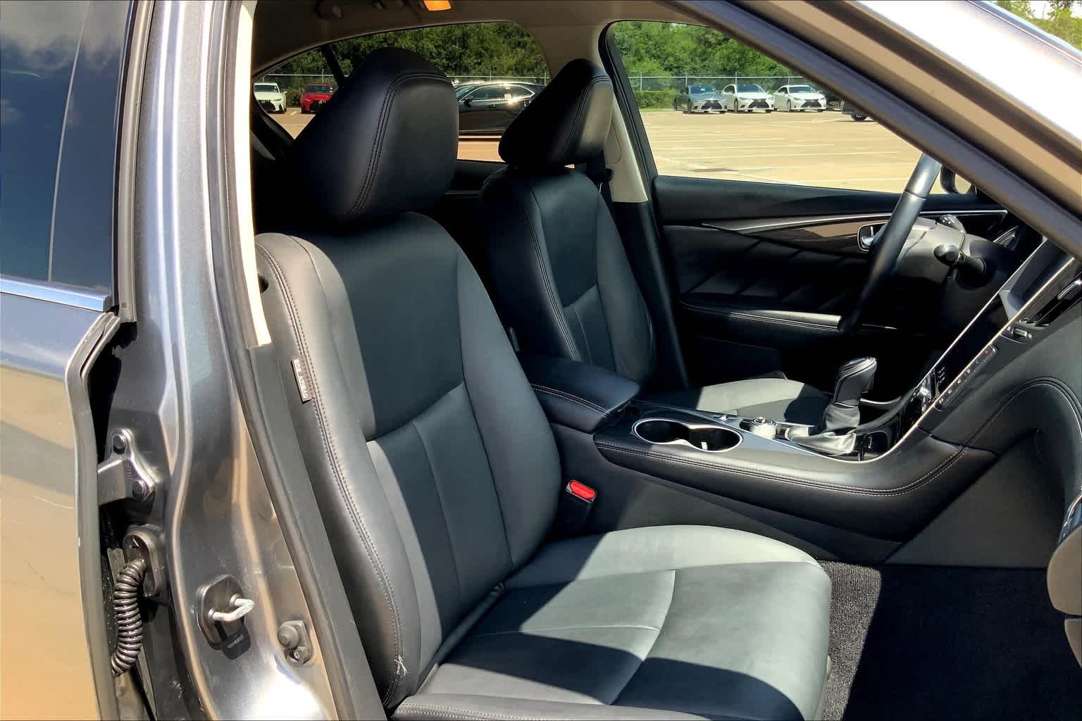 Used 2018 Graphite Shadow INFINITI 2.0t PURE image 9
