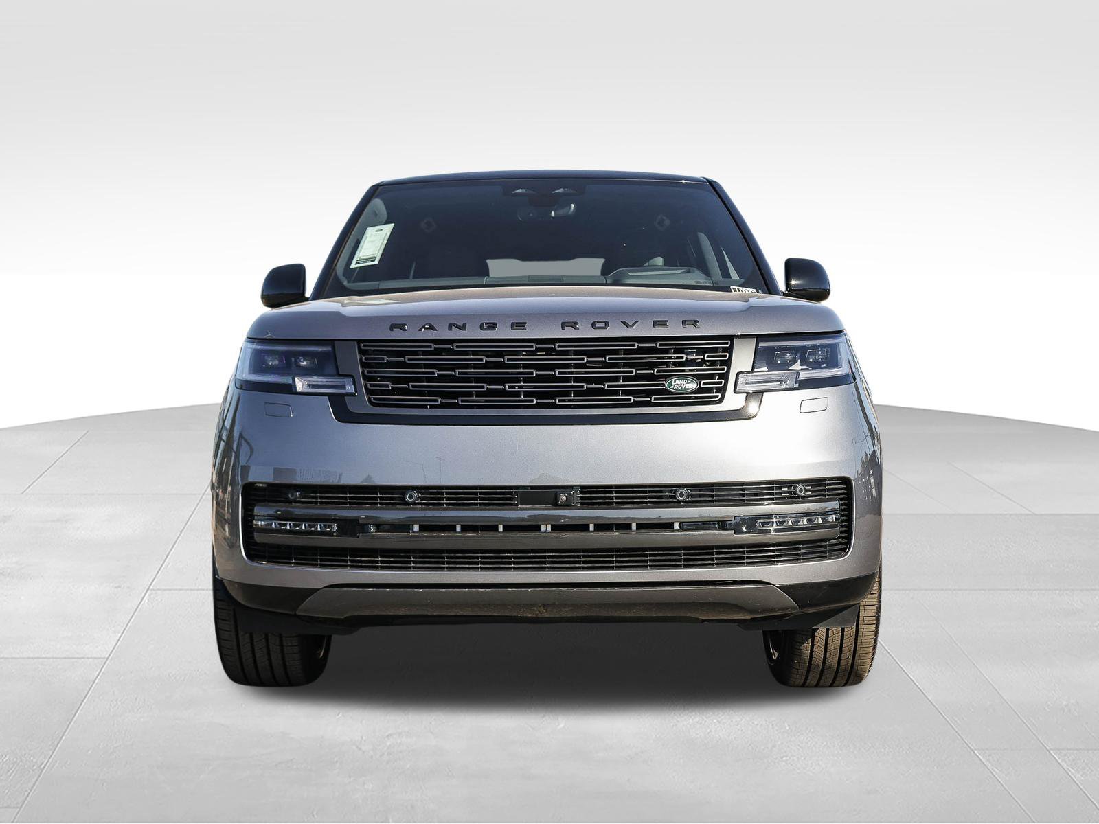 New 2026 Eiger Grey Land Rover SE image 2
