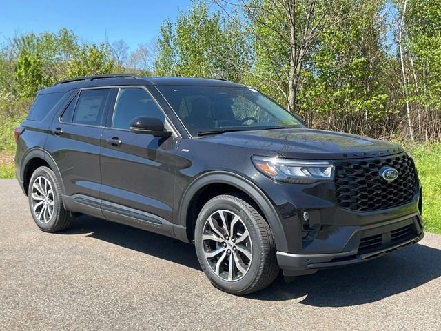 2026 Ford Explorer ST-LINE 4WD's photo