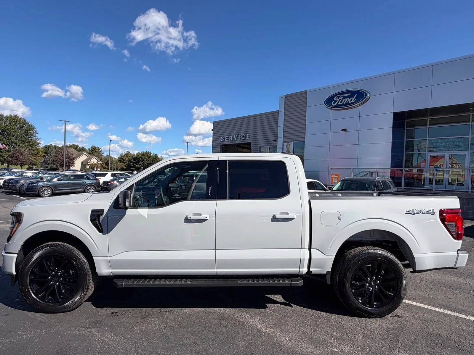 New 2026 Avalanche Ford XLT image 2