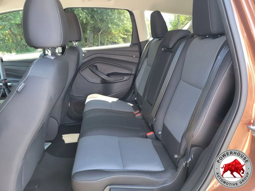 Used 2017 Red Ford SE image 14