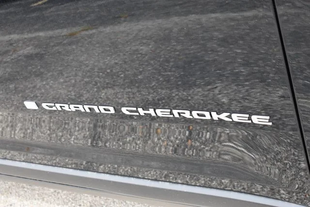 New 2027 High Gloss Black Jeep Limited image 13