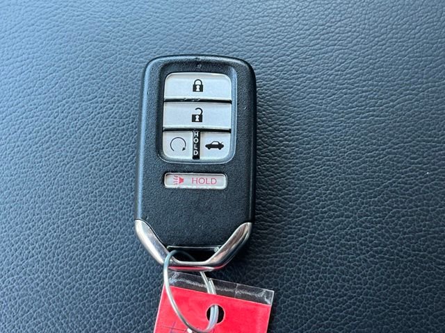 Used 2018 Lunar Silver Metallic Honda Touring image 23