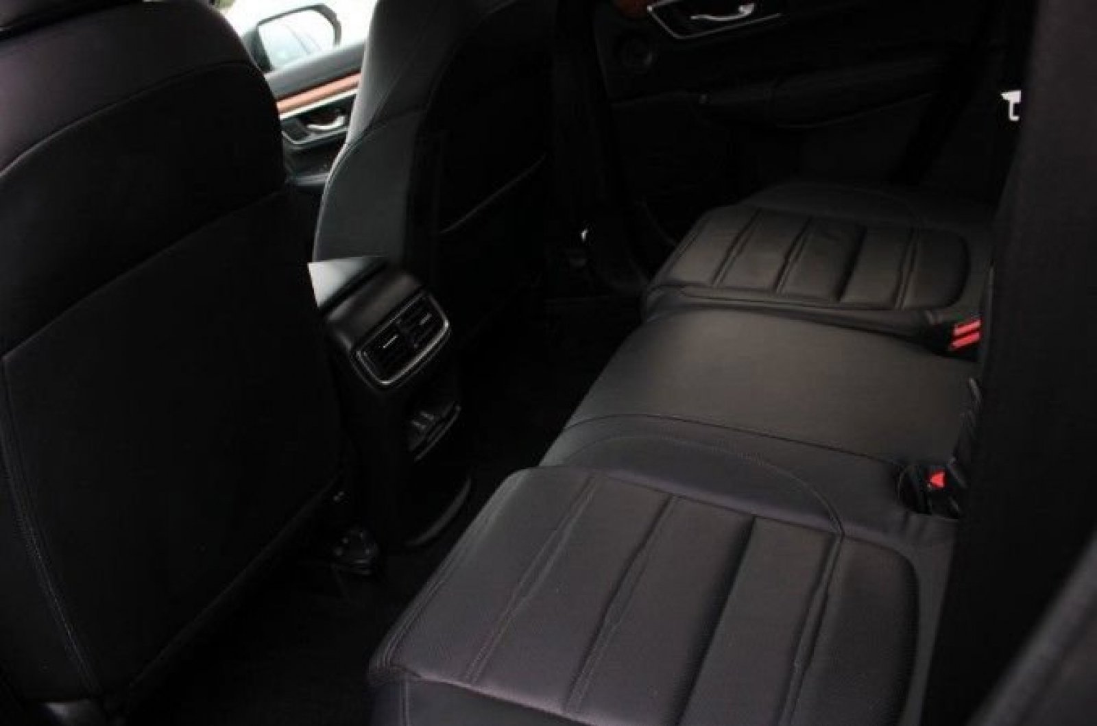 Used 2020 Modern Steel Metallic Honda Touring image 2