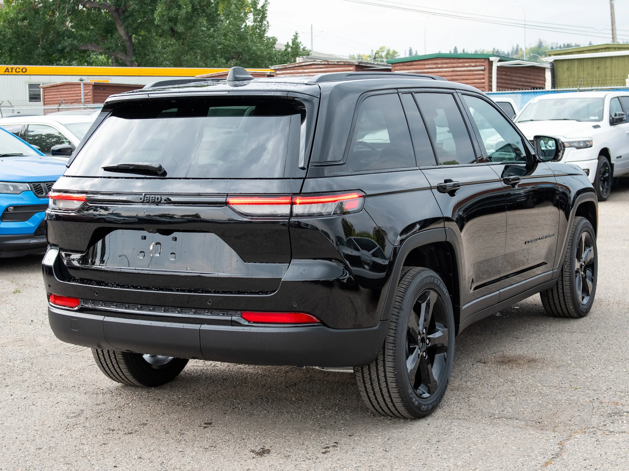 New 2025 Black Jeep Altitude* 4x4, Sunroof, Heated Leather, Remote Start, Wireless Charging Pad image 5