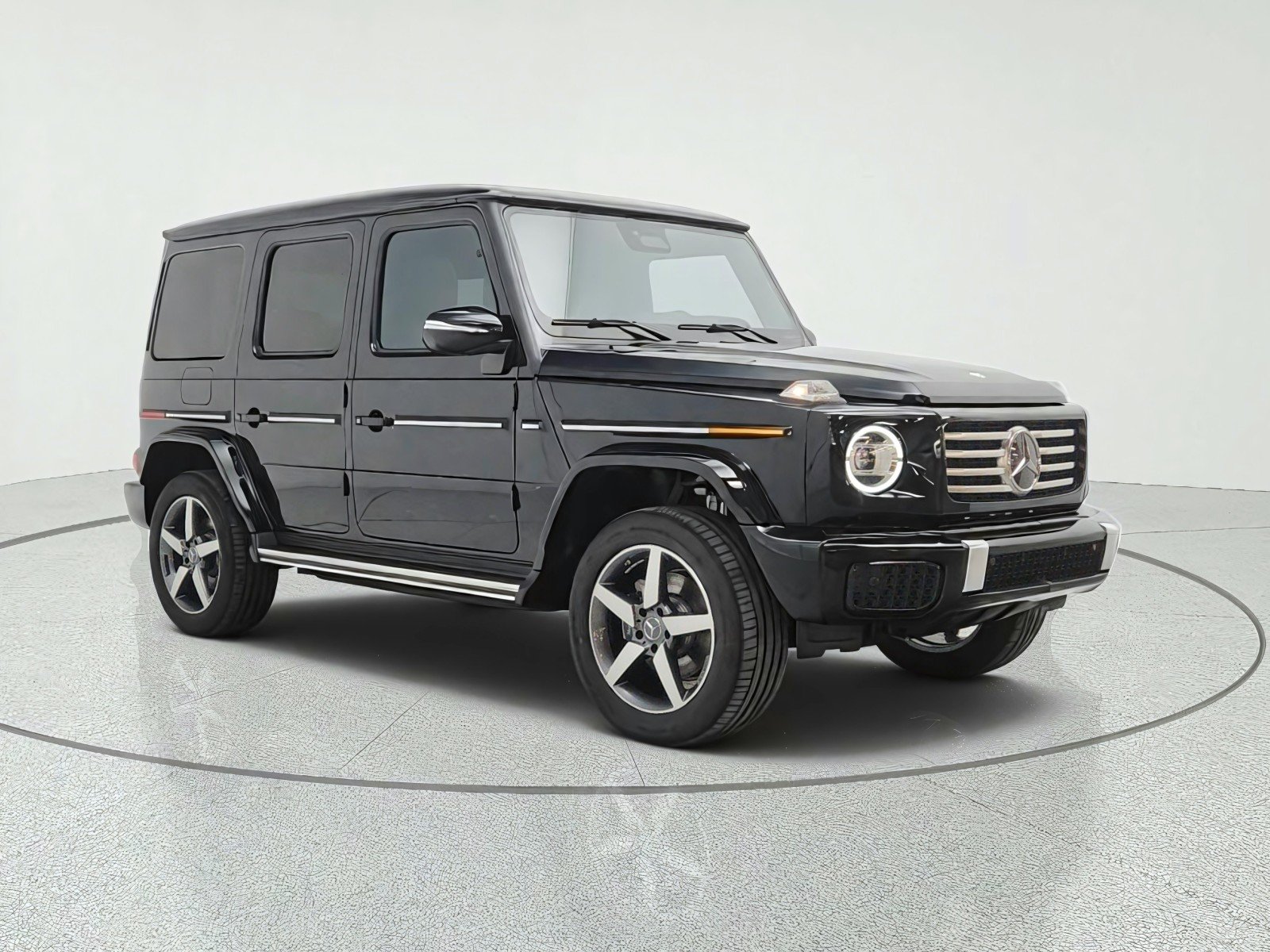 New 2027 Emerald Green Mercedes-Benz G 580e SUV image 3