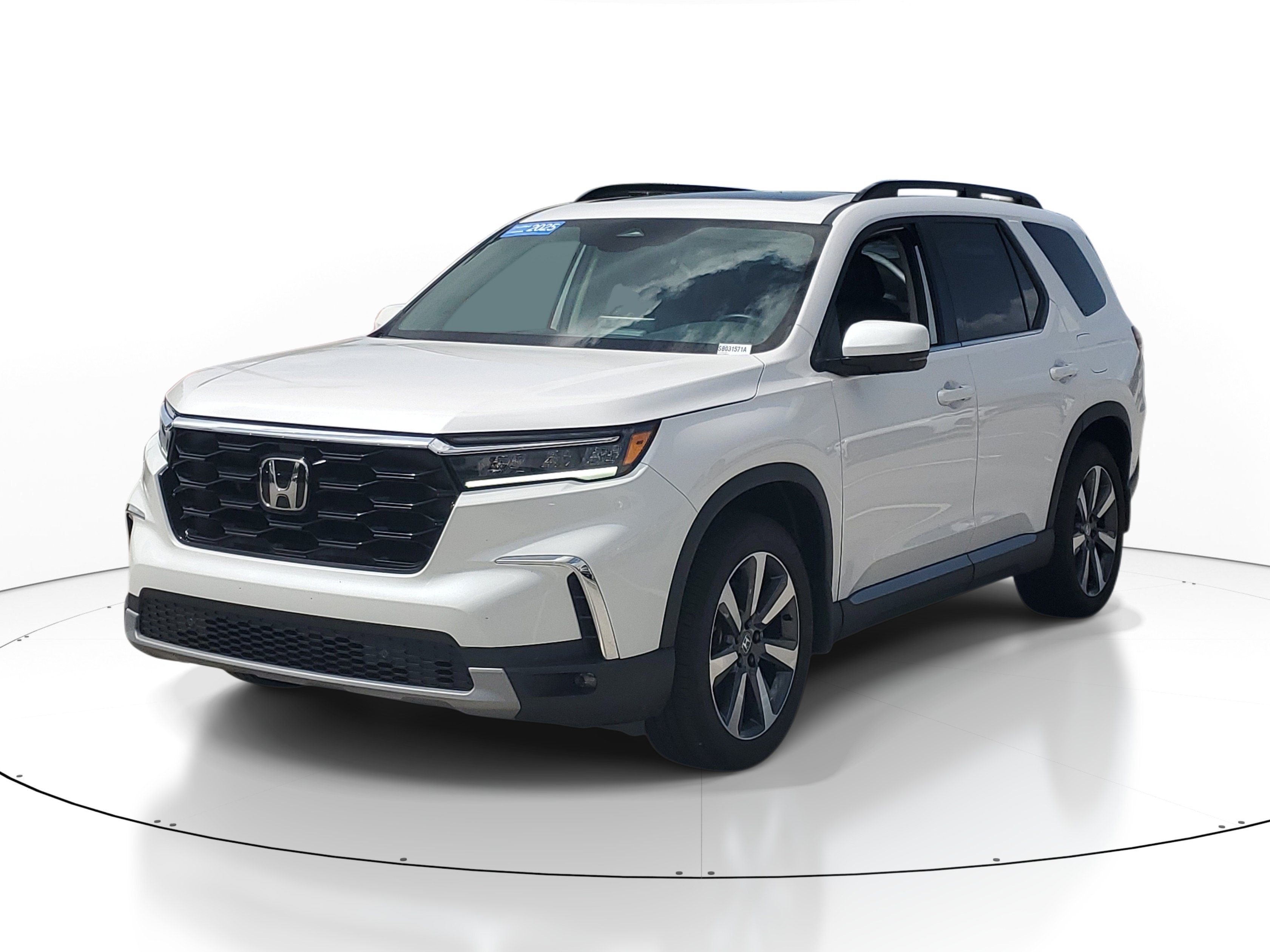 Used 2025 White Honda Touring image 2