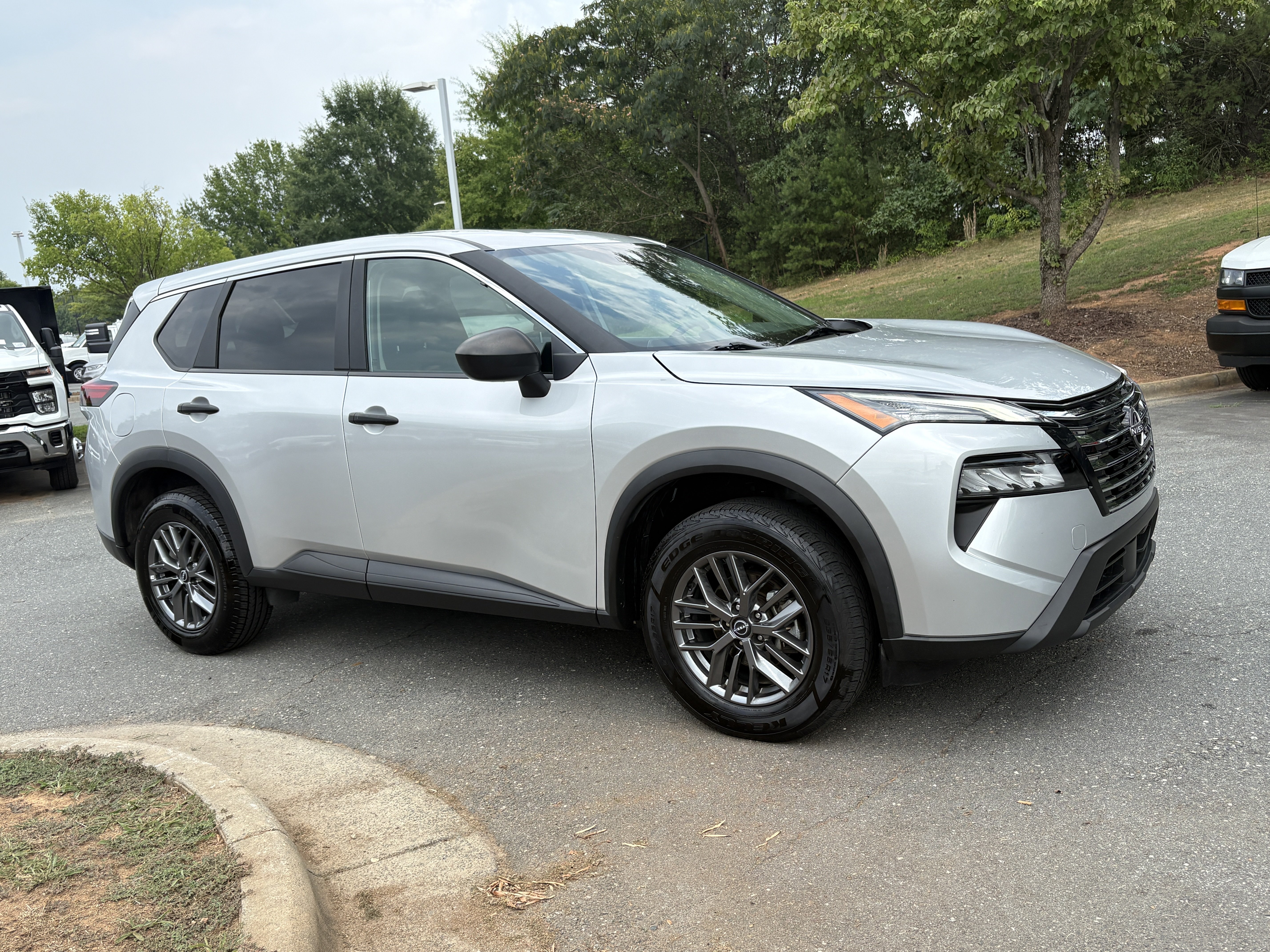 Used 2024 Brilliant Silver Metallic Nissan S image 6