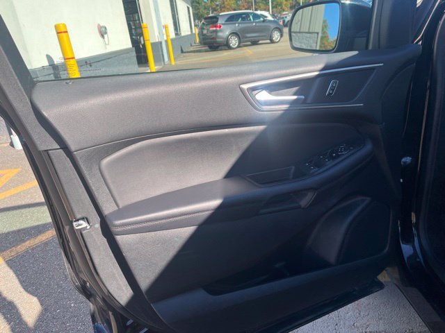 Used 2022 Black Ford SEL image 10