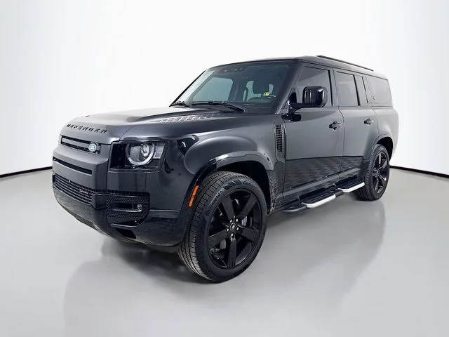 Used 2023 Black Land Rover X-Dynamic SE image 1
