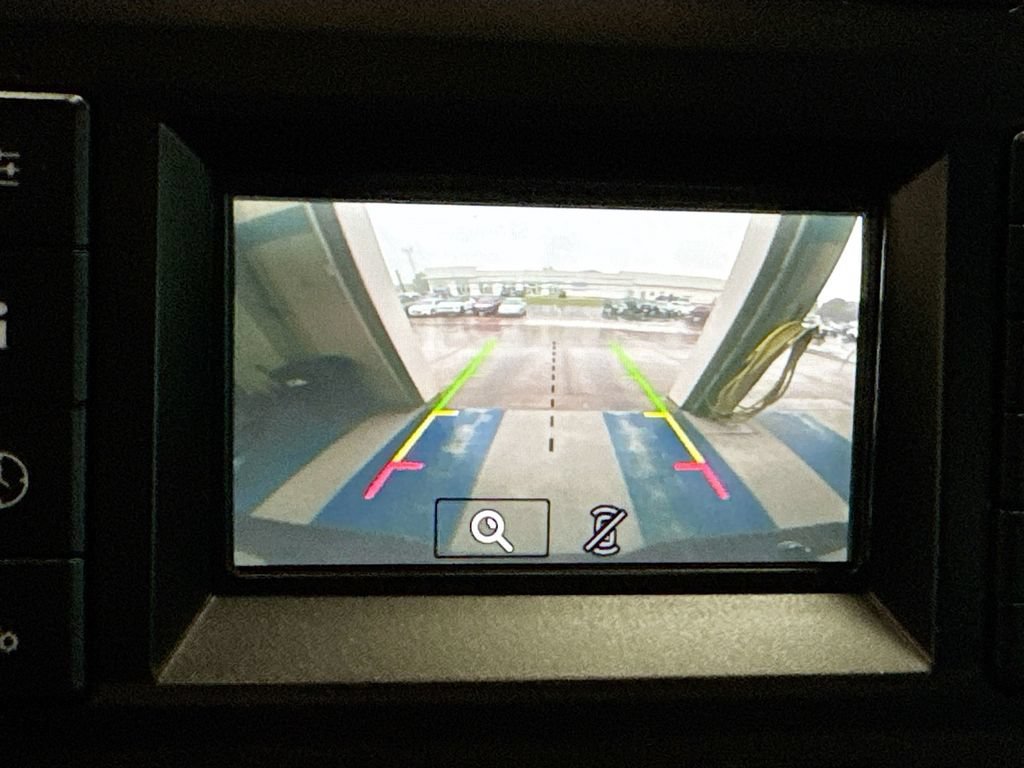 Used 2018  Ford XL image 13