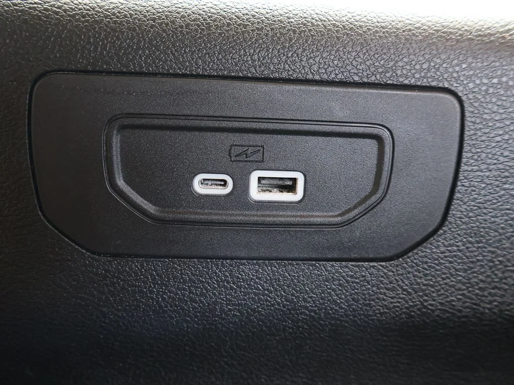 Used 2022 Red Jeep Limited image 63