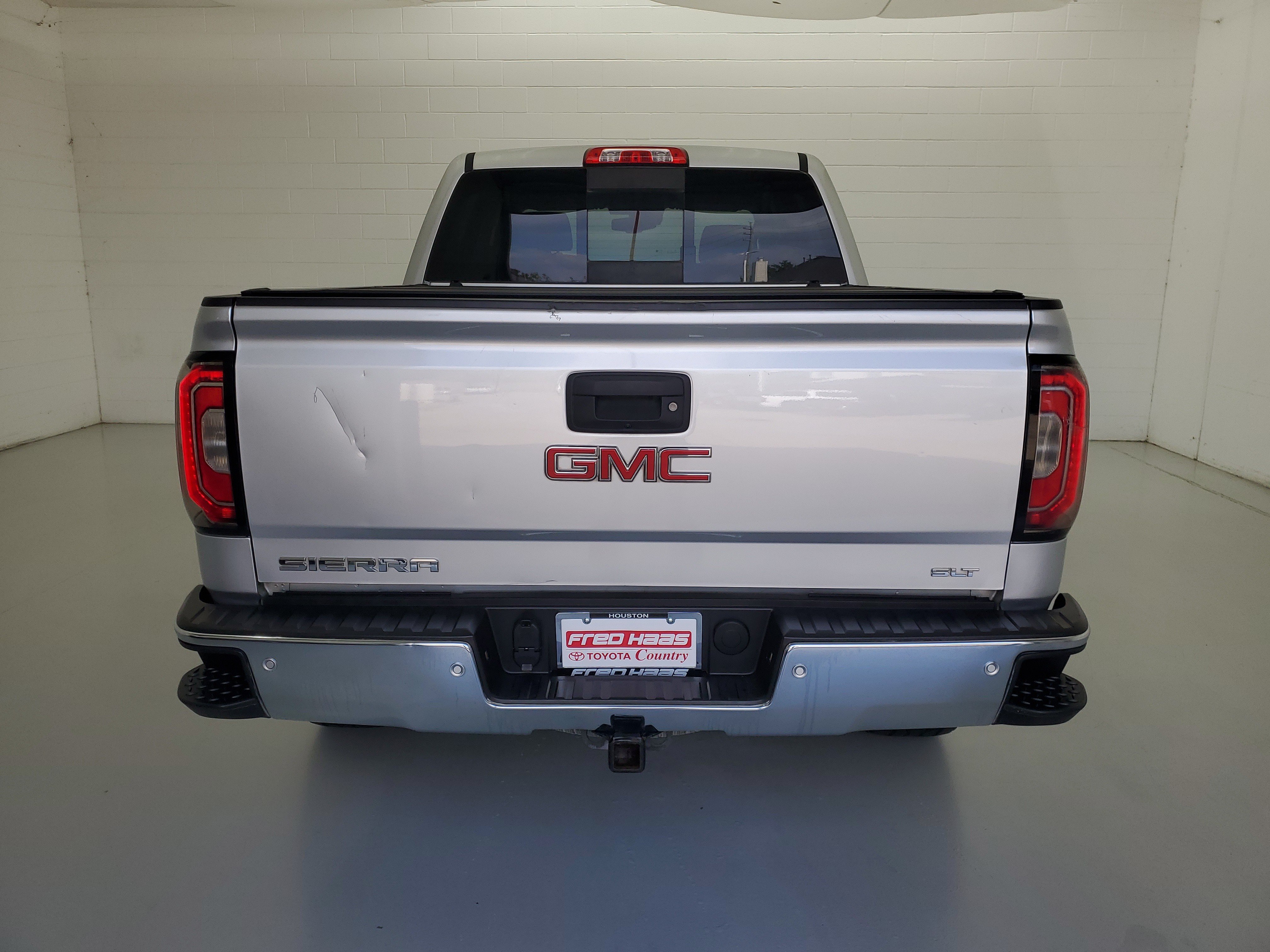 Used 2018 Quicksilver Metallic GMC SLT image 6