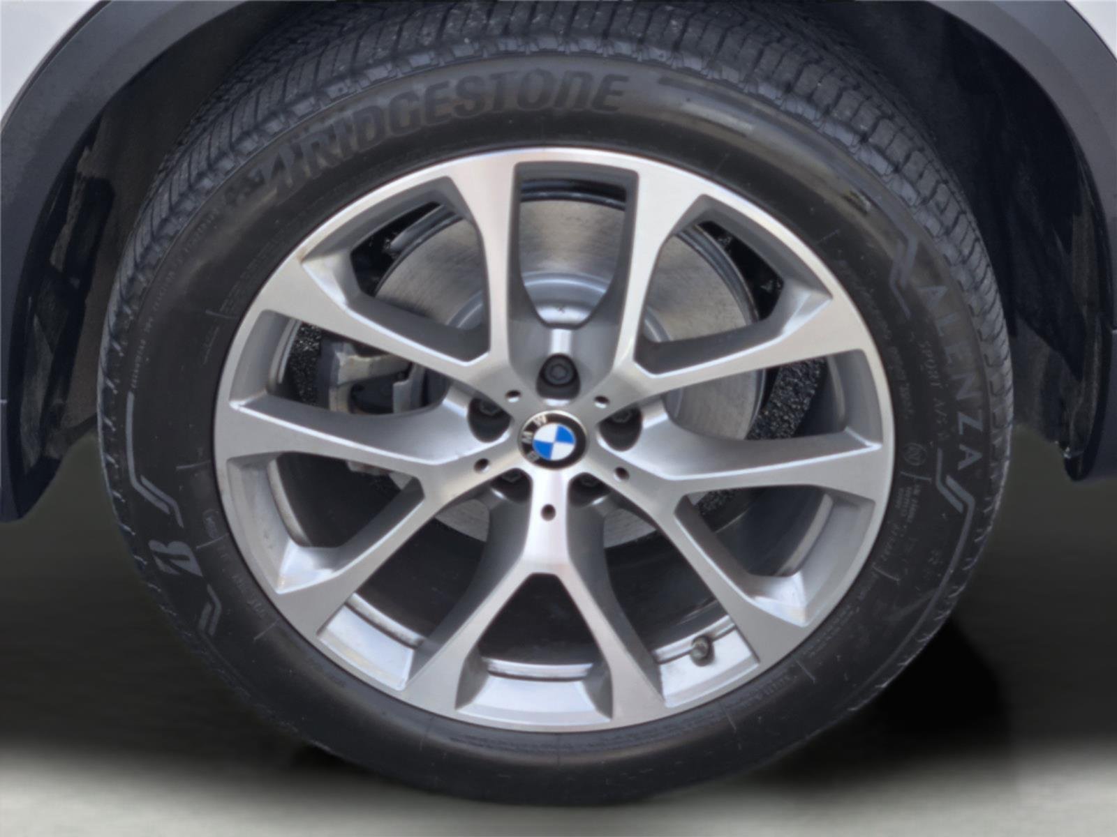 Used 2023 Mineral White Metallic BMW xDrive40i image 9