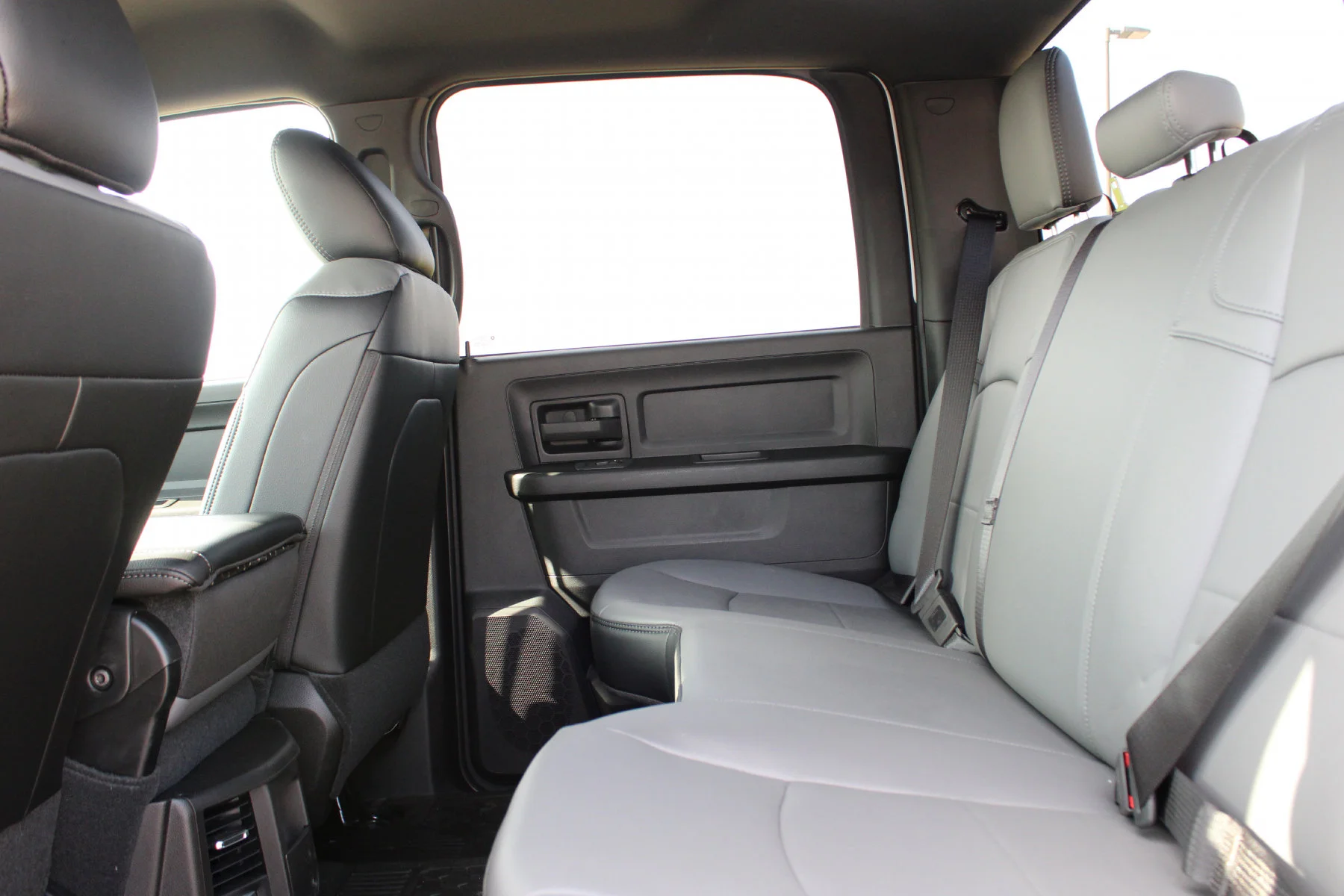 New 2026 Bright White Clear-Coat Exterior Paint RAM Tradesman Crew Cab 60c/a 4x4 image 16