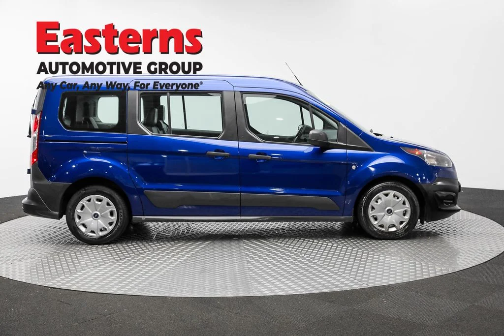 Used 2017 Blue Ford XL image 4