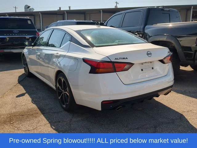 Used 2024 White Nissan 2.5 SR image 2