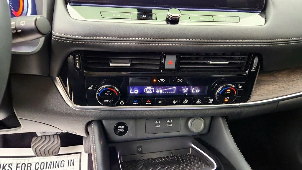 Used 2025 Baja Storm Metallic/Super Black Nissan AWD Platinum w/ ProPILOT Assist 2.1 & Head-Up Display image 18