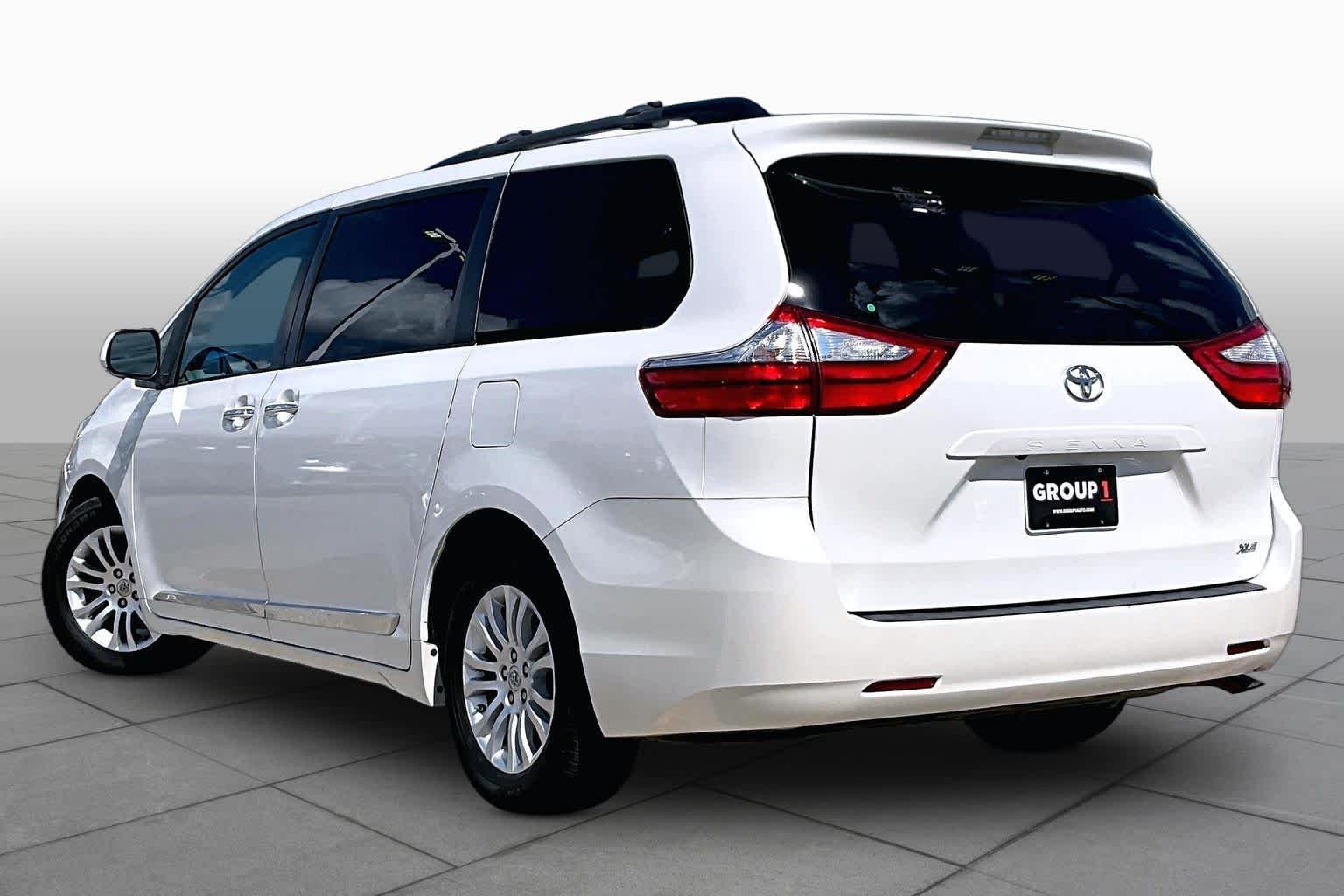 Used 2015 Blizzard Pearl Toyota XLE image 12