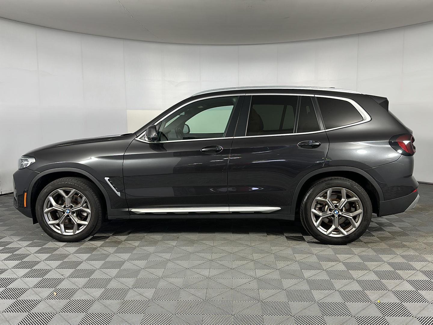 Used 2023 Dark Graphite Metallic BMW xDrive30i image 8