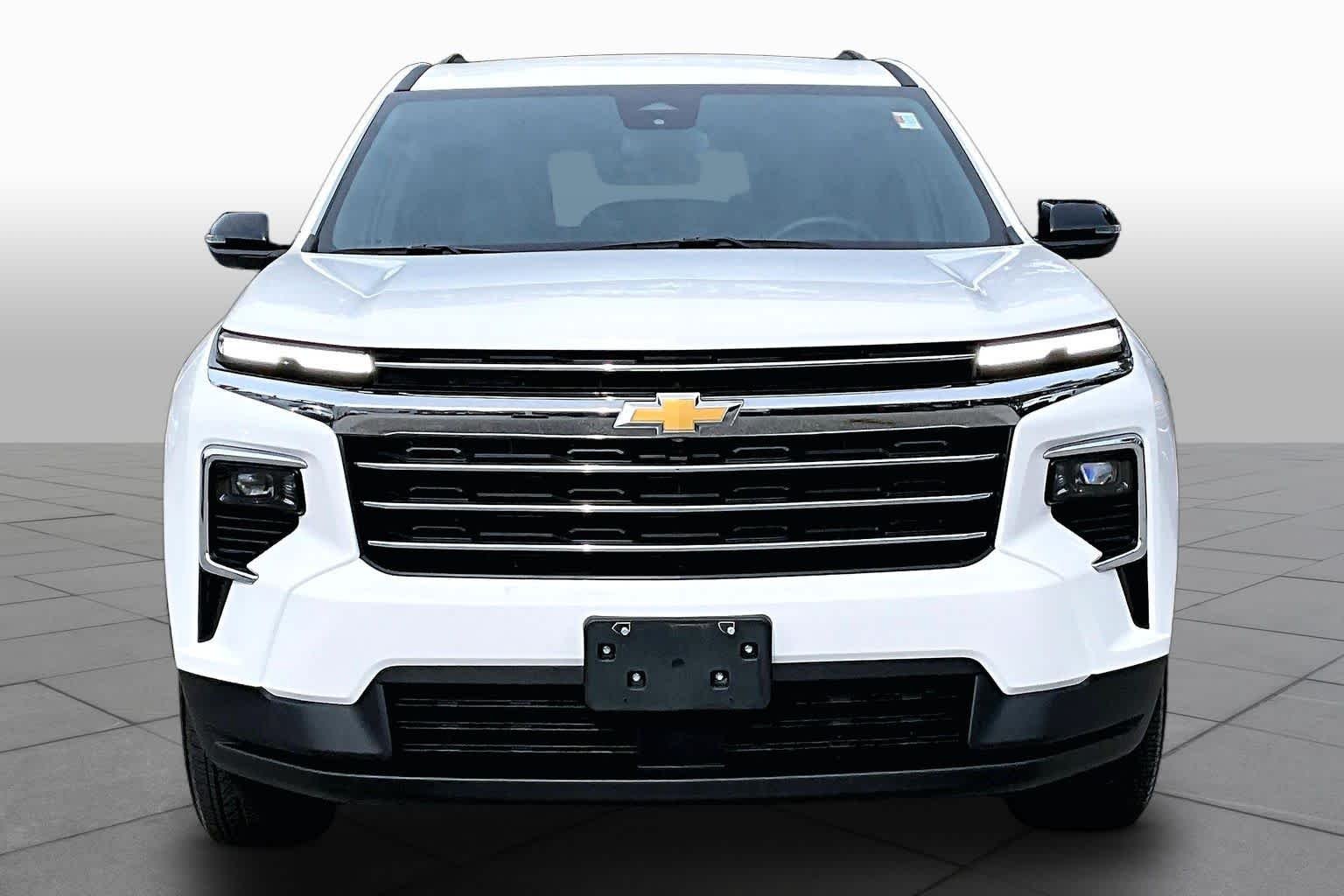 Used 2025 Summit White Chevrolet AWD LT image 4