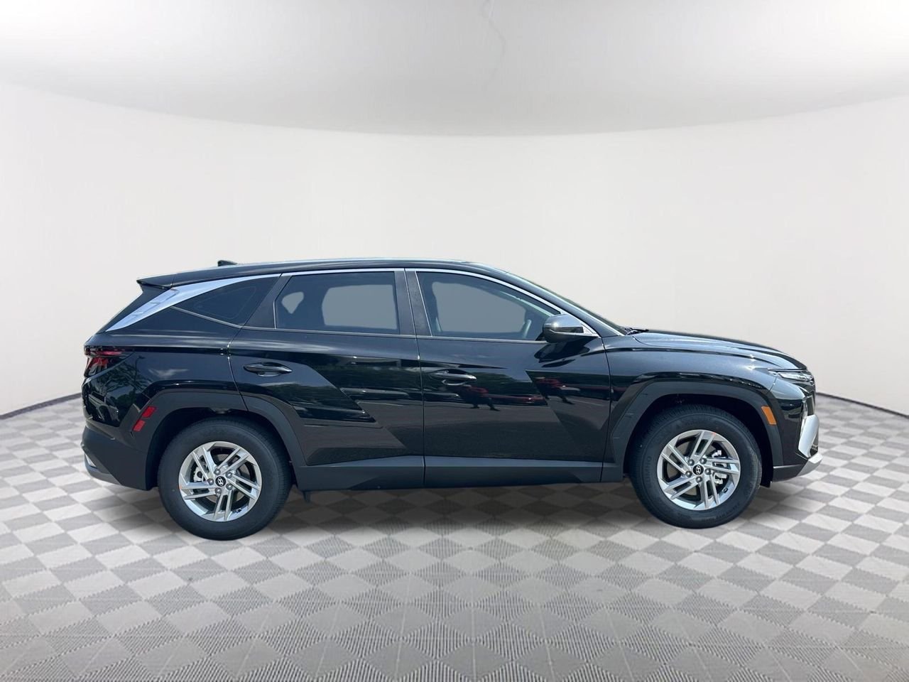 New 2026 Phantom Black Hyundai SE image 4