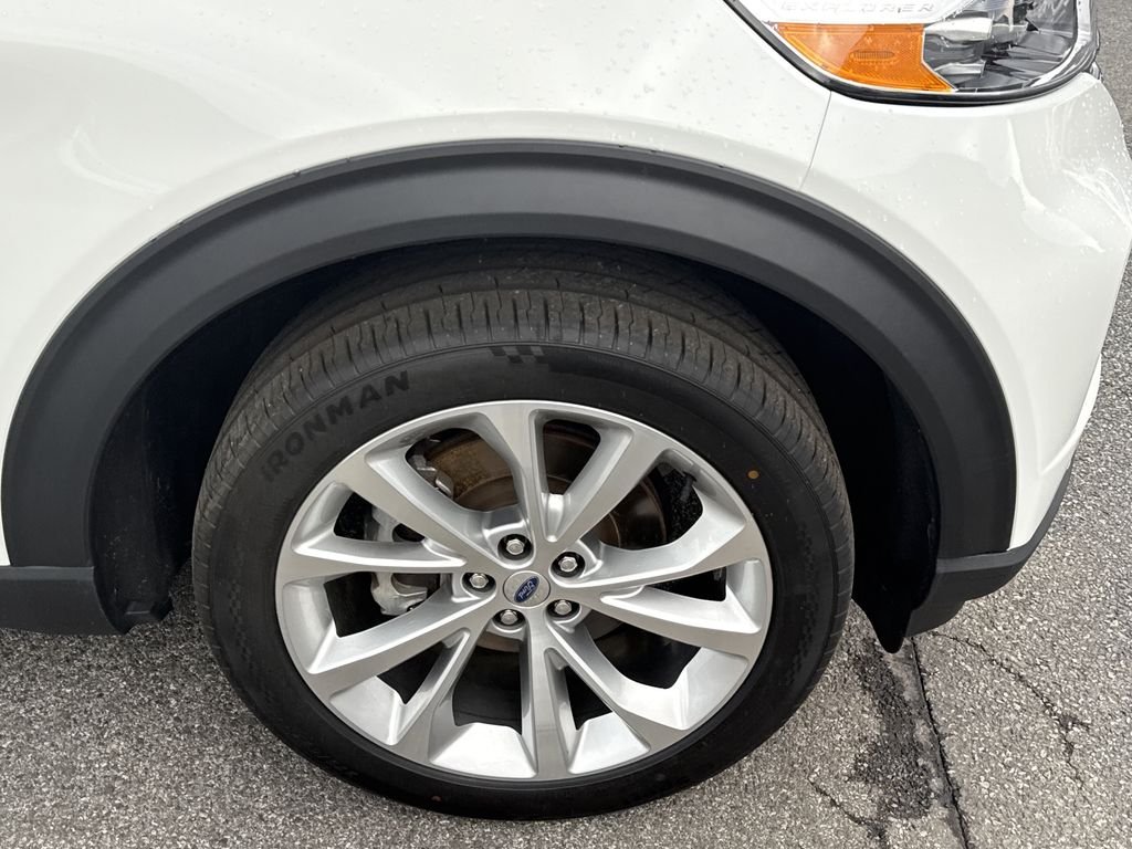 Used 2023 White Ford Platinum image 6