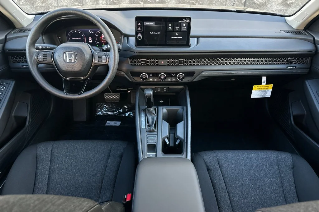 New 2026 Platinum White Pearl Honda LX image 15