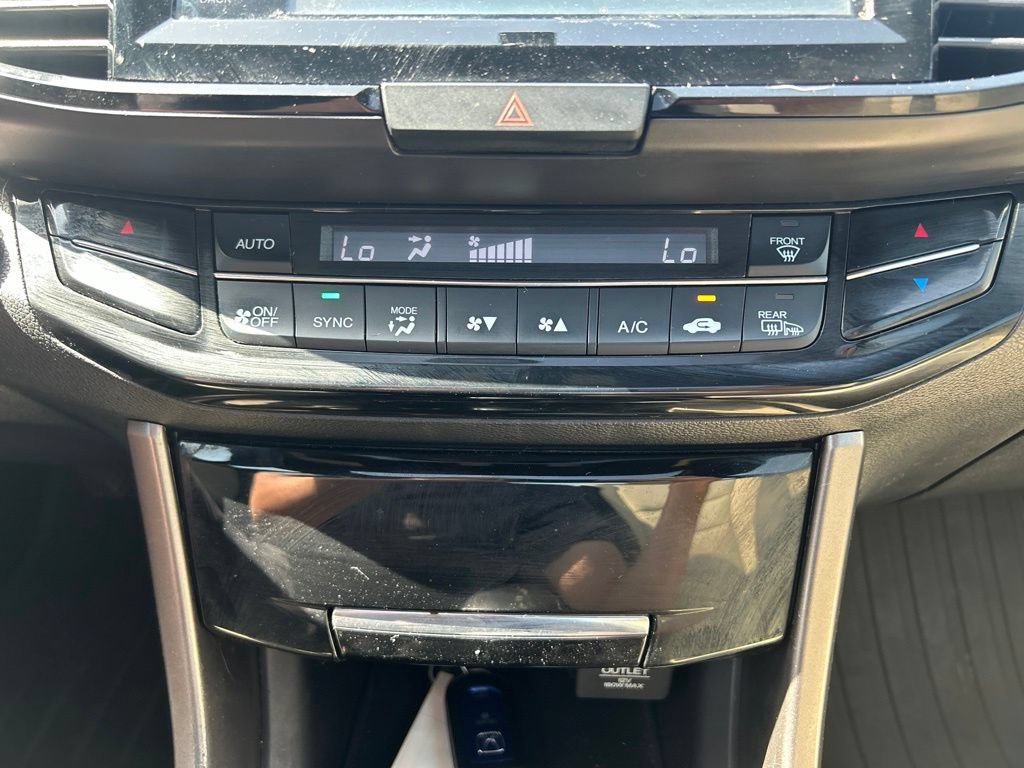 Used 2017 White Honda EX-L image 31