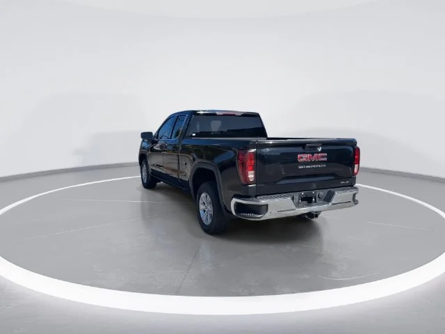 Used 2019 Black GMC SLE image 5