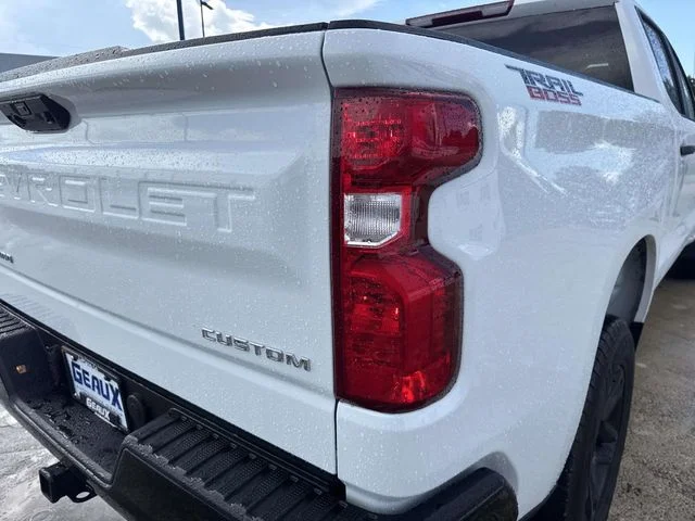 Used 2025 White Chevrolet Custom Trail Boss image 10