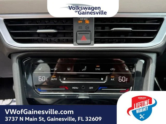 Certified Used 2025 Pyrite Silver Metallic Volkswagen SE image 25