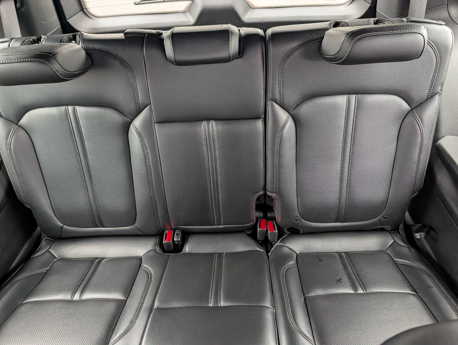 Used 2022 Velvet Red Pearlcoat Jeep Series I image 16