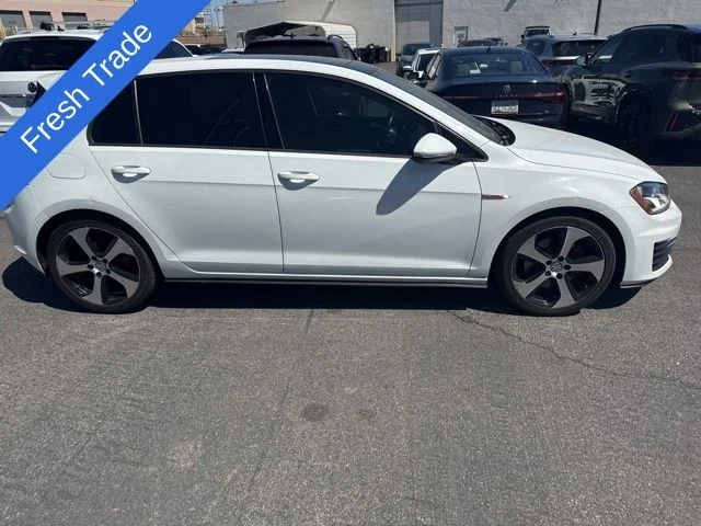 Used 2015 White Volkswagen  image 3
