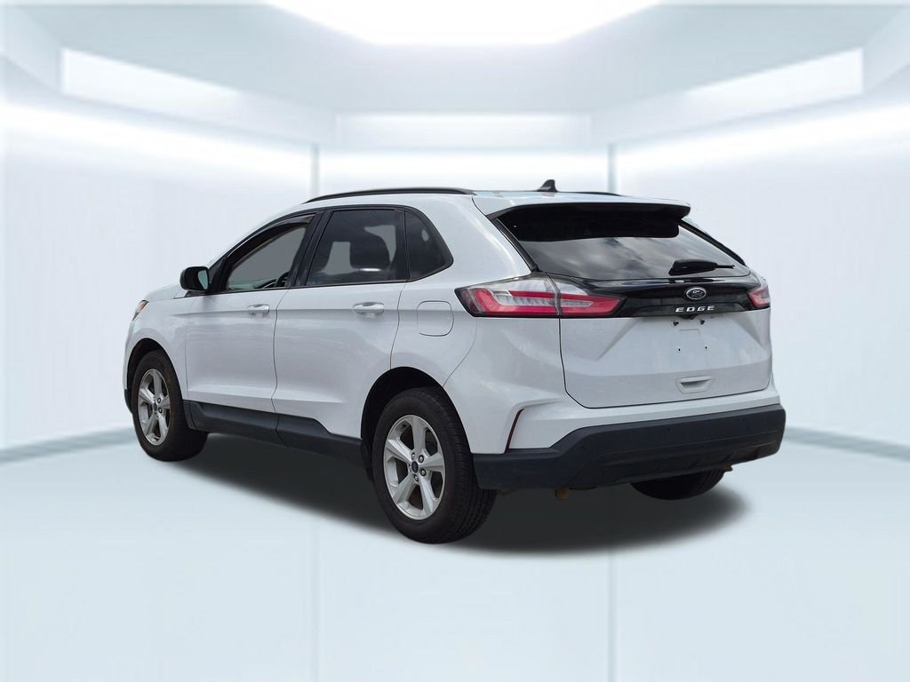 Used 2021 White Ford SE image 4