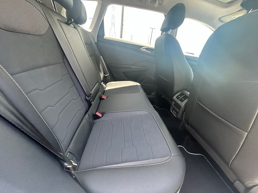 New 2026 White Volkswagen 1.5T SE Black image 39