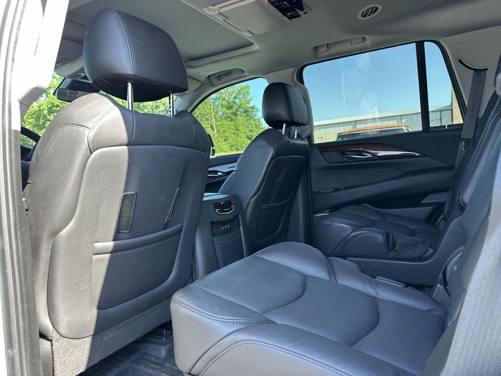 Used 2020 Silver Cadillac Luxury image 21