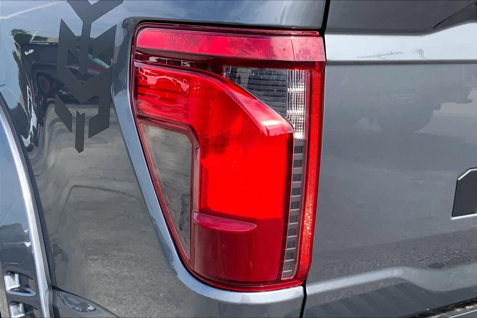 New 2026 Carbonized Gray Metallic Ford XLT image 11
