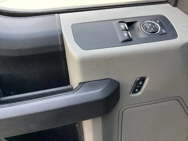 Used 2016 White Ford XL image 19