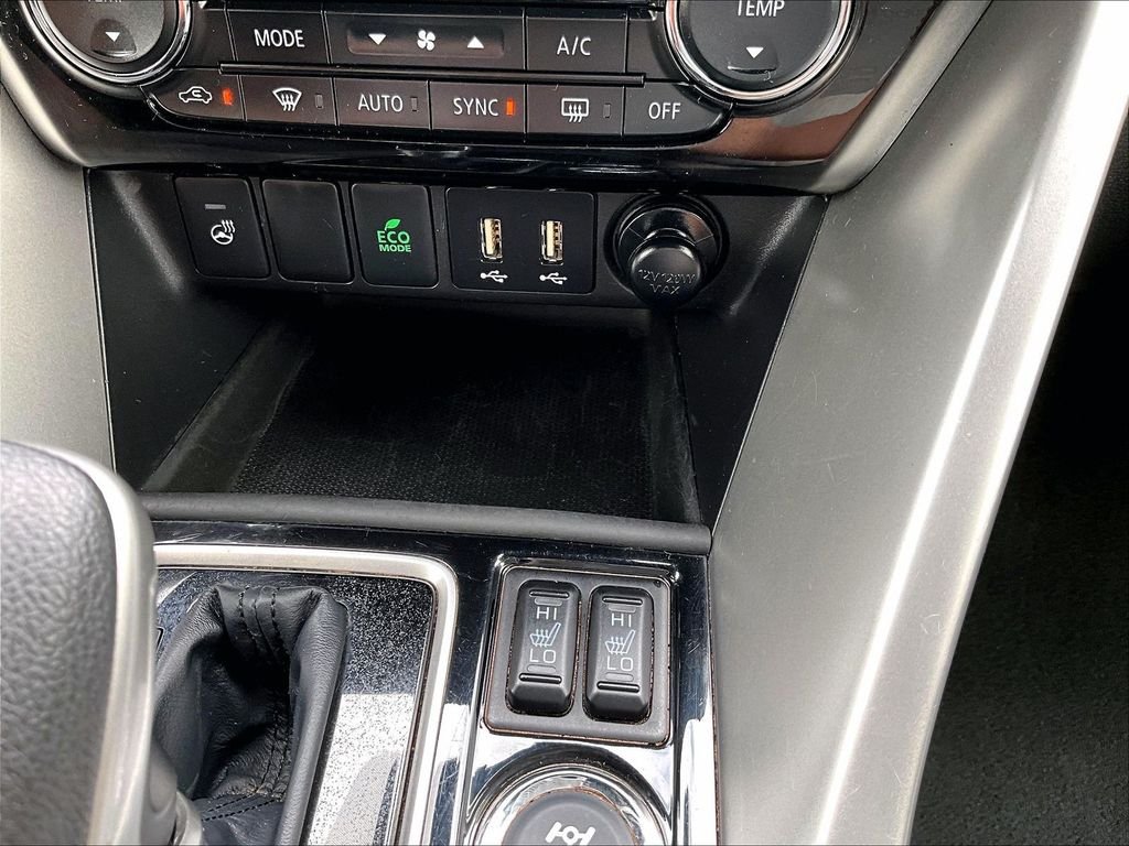 Used 2024 Gray Mitsubishi SE image 25