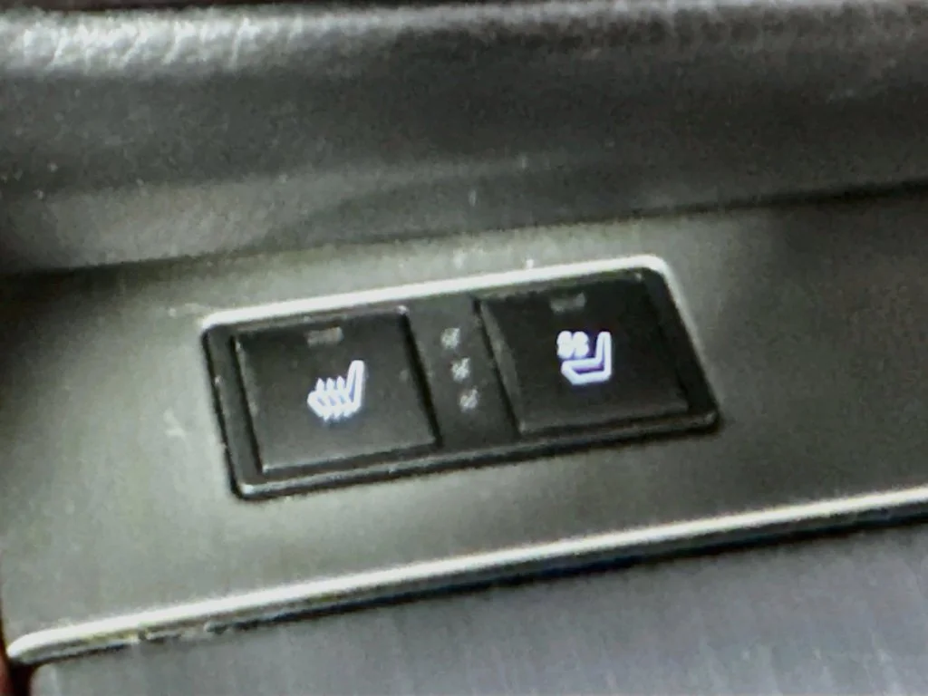 Used 2013 Silver Lexus 350 image 25