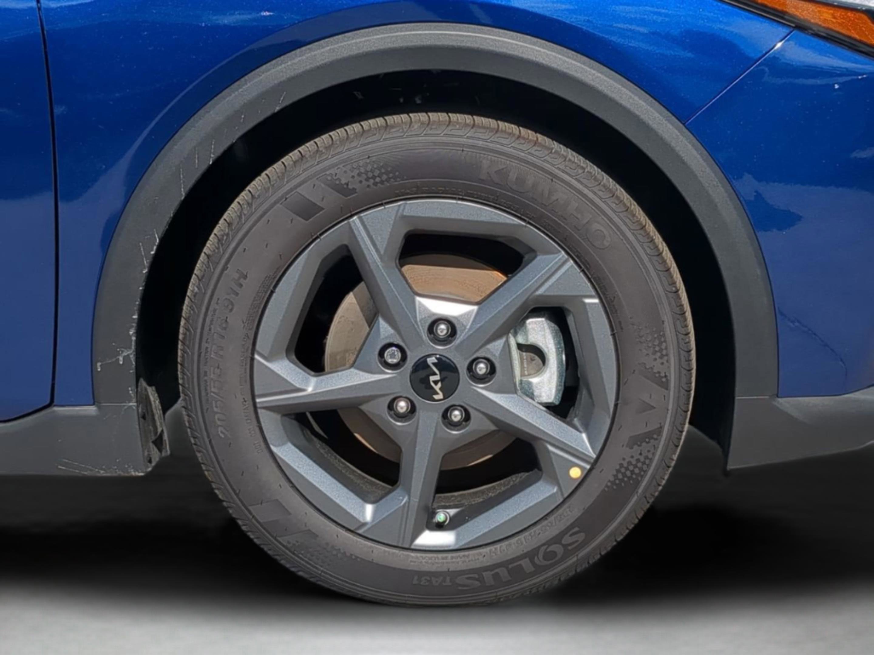 New 2026 Deep Sea Blue Kia LXS image 31