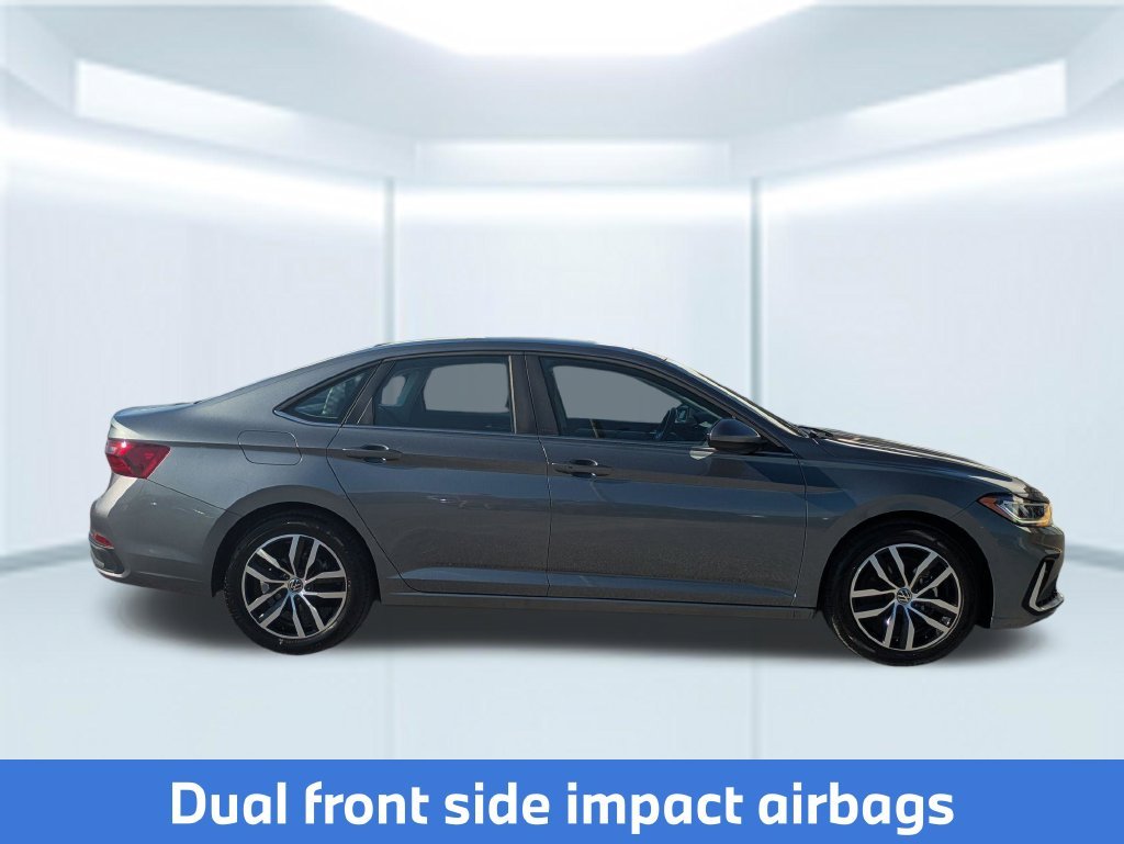 Used 2025  Volkswagen 1.5T SE image 6